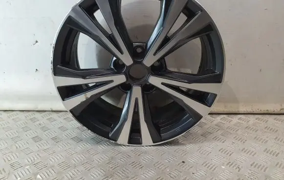 Nissan Qashqai R18 alloy rim D0C00HV03A D0C00HV03B