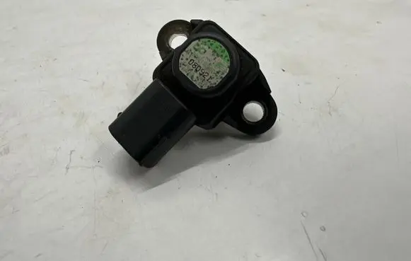 Mercedes-Benz E W211 Air pressure sensor A0051535028