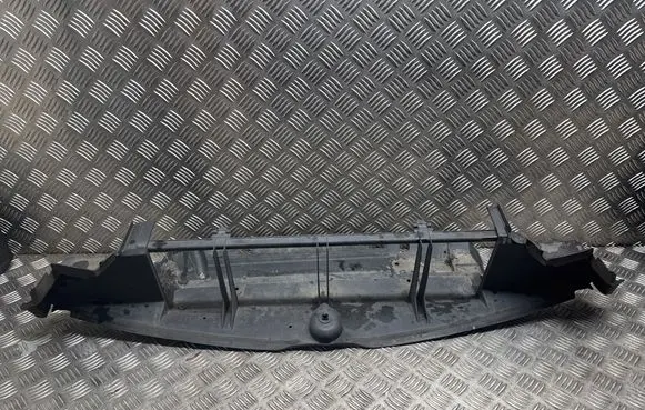 Mercedes-Benz E A207 Intercooler air channel guide A2075052830 BBP207901