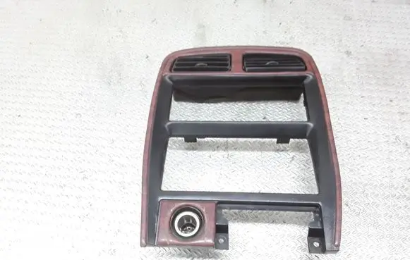 KIA Sportage Radio/GPS head unit trim 