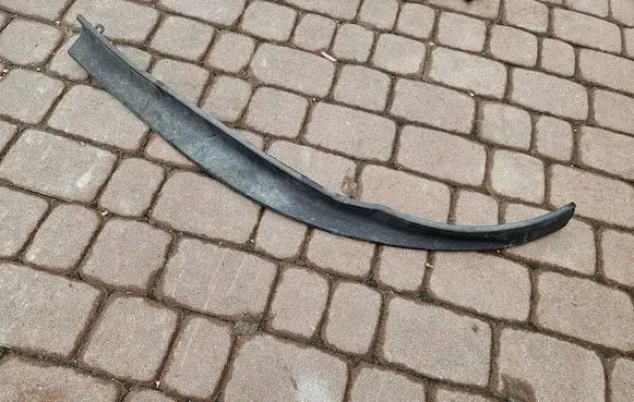 Front bumper lip