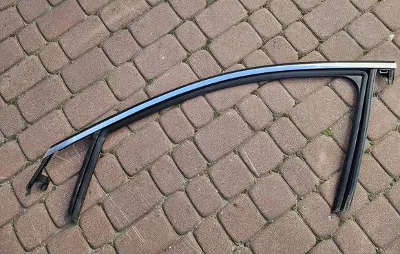 Opel Grandland X Rubber seal front door window/glass 9814856280