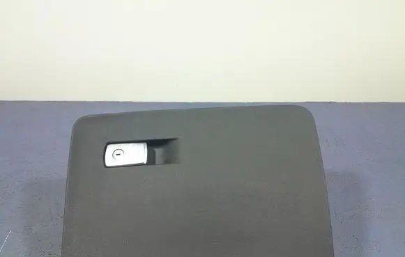 BMW X3 E83 Glove box 9363451