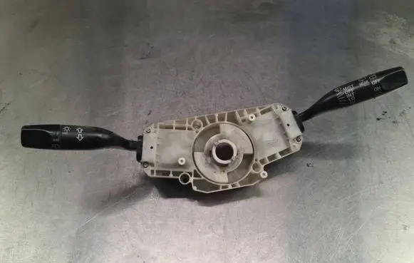 Honda HR-V Wiper turn signal indicator stalk/switch S2HM18728
