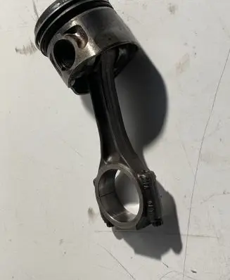 Volkswagen PASSAT B6 Piston with connecting rod T70V400 038J