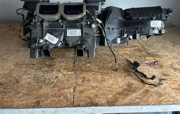 Mercedes-Benz C W204 Interior heater climate box assembly W2042Z