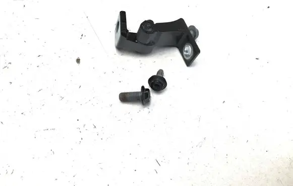 Chery 7 Front door lower hinge J606106012