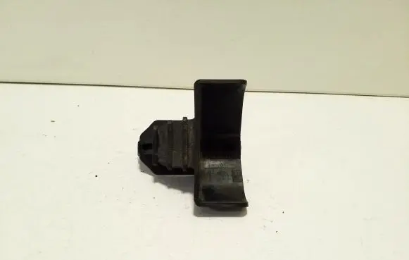 Jaguar XE Radiator mount bracket GX738983CC