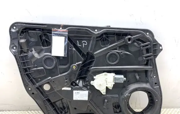 Mercedes-Benz GLE (W166 - C292) Front door window regulator with motor 