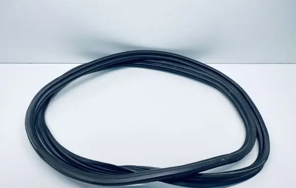 Volkswagen Polo V 6R Trunk rubber seal (body) 6R6827705C