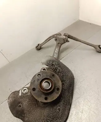 Front wheel hub