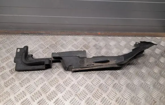 Audi A5 Fender end trim 8W6821170E