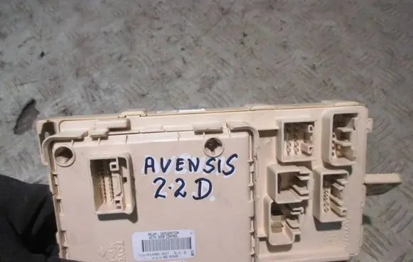 Toyota Avensis T250 Fuse box set