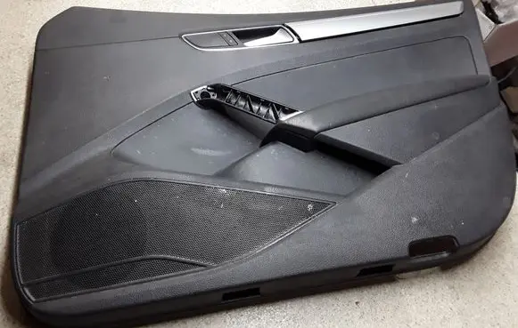 Volkswagen PASSAT B7 USA Front door card panel trim 561867012