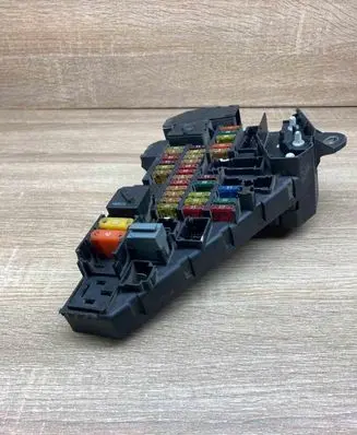 BMW 5 E60 E61 Fuse module 6906601 6906588