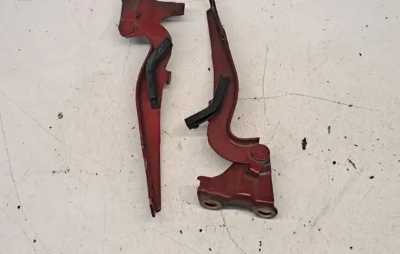 Toyota Prius (XW20) Tailgate/trunk/boot hinge