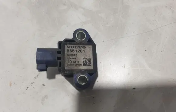 Volvo V50 Airbag deployment crash/impact sensor 8651201
