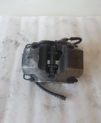 BMW 5 G30 G31 Front brake caliper 6883484