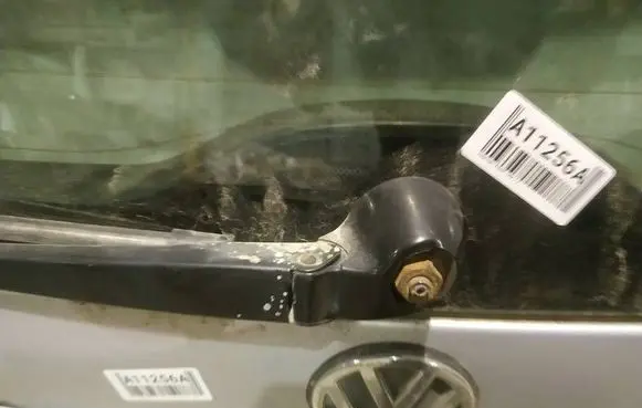 Volkswagen PASSAT B5 Rear window wiper motor 