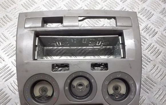 Mazda 2 Head unit multimedia control 3M7XA047A04