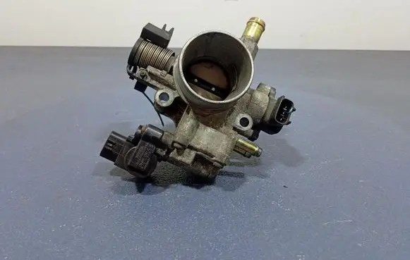 Toyota Corolla E120 E130 Throttle body valve 2227022050