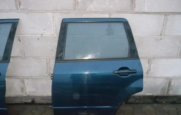 Mitsubishi Pajero Rear door