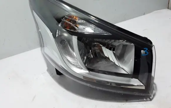 Renault Trafic III (X82) Headlight/headlamp 260105469R