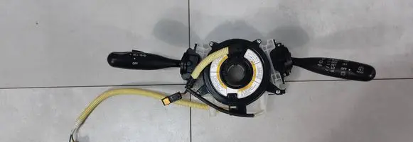 Suzuki Jimny Wiper control stalk 17C398