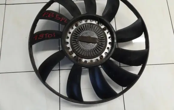 Volkswagen PASSAT B5.5 Viscous fan clutch 06B121347
