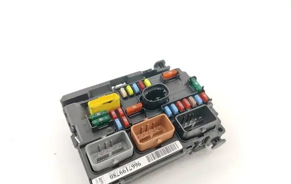 Citroen C3 Fuse module 9667199780