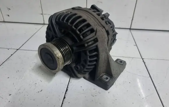 Volvo S80 Generator/alternator 30667894 0124525060