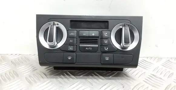 Audi A3 S3 A3 Sportback 8P Climate control unit 8P0820043BM