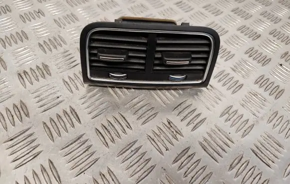 Rear air vent grill