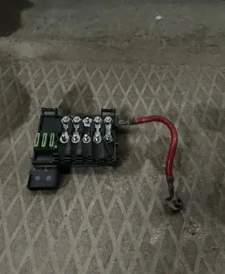 Volkswagen Golf IV Fuse module 550AB