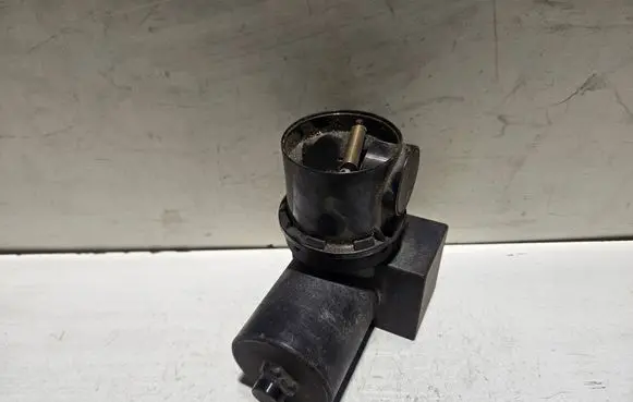 Audi 80 90 B3 Central locking vacuum pump 