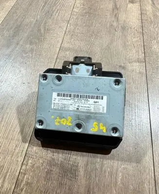 Mercedes-Benz E C207 W207 Head unit multimedia control A2049000300 A2049020900 A1718270345