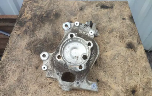 BMW 5 E60 E61 Front wheel hub 6760954 31216760954