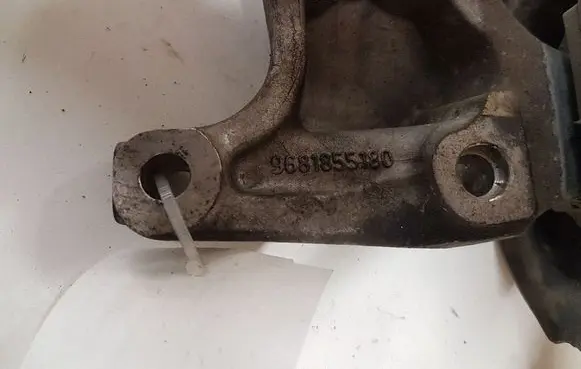 Toyota Corolla Verso AR10 Engine mount bracket 9681855180