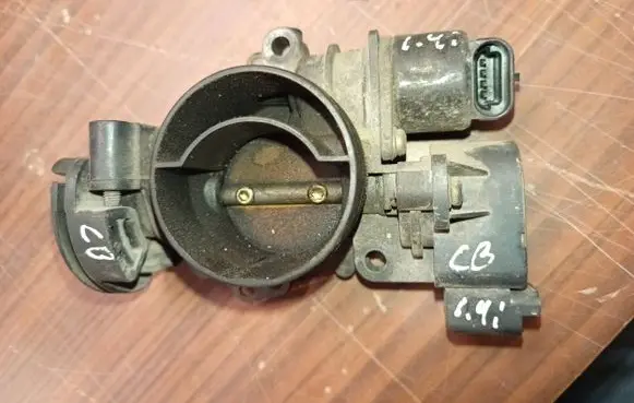 Peugeot Partner Throttle valve 9642473280