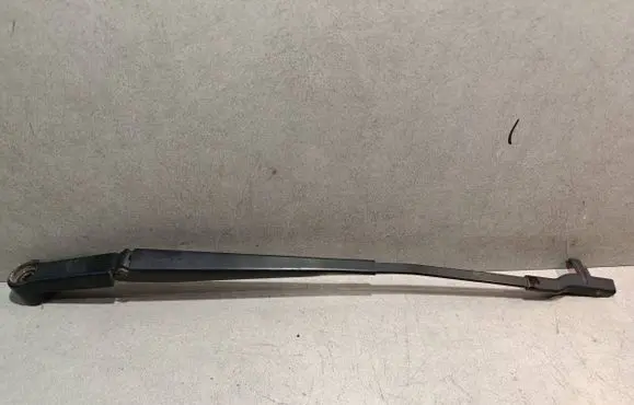 Front wiper blade arm