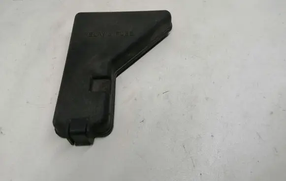 Lexus RX 330 - 350 - 400H Fuse box cover