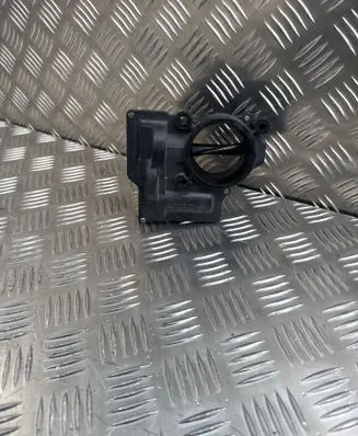 Volkswagen PASSAT B7 Throttle valve 03C128063A A2C53104475