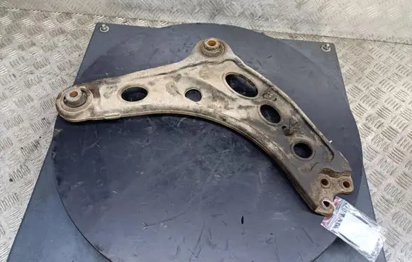 Opel Vivaro Front control arm 8200688035