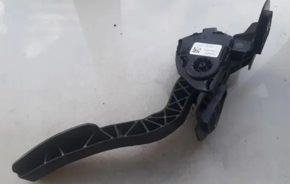 Mazda 6 Accelerator throttle pedal 6PV93337001 6PV933370-01