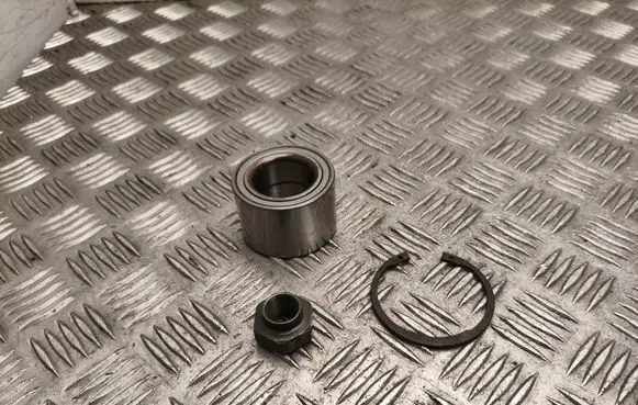 Opel Agila A Rear wheel ball bearing 713644100