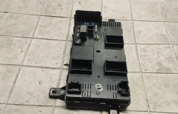 KIA Carnival Fuse module 919584D0700H FB21114128