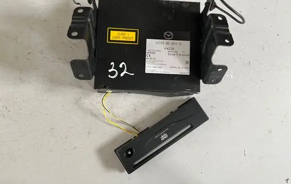 Mazda 5 Navigation unit CD/DVD player CC33668FXB