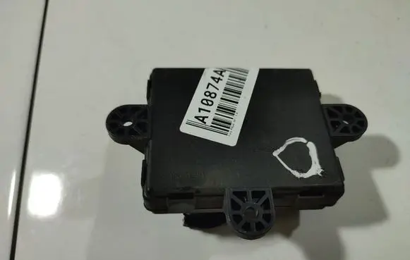 Ford Focus Door control unit/module AV6N14C236AB