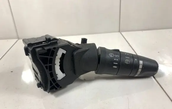 Nissan X-Trail T30 Wiper control stalk 952608H905