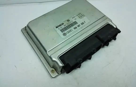 Volkswagen PASSAT B5 Engine control unit/module 0261204613 8D0907558F